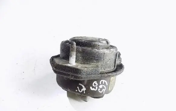 BMW 7 E65 E66 Engine mount bracket