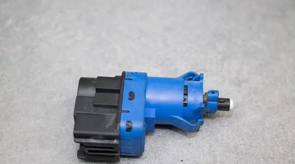 Mazda 3 II Brake pedal sensor switch