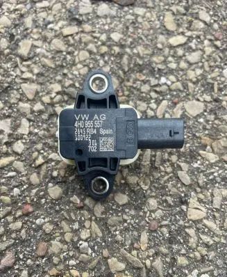Audi A1 Airbag deployment crash/impact sensor 4H0955557