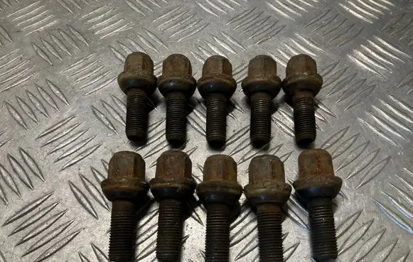 Volkswagen II LT Nuts/bolts 
