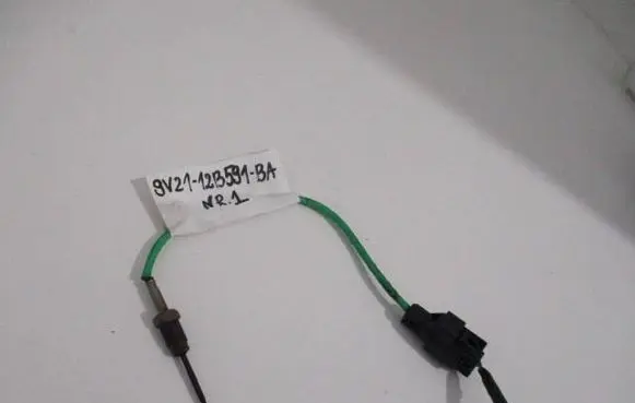 Ford Kuga II Exhaust gas temperature sensor 9V2112B591BA