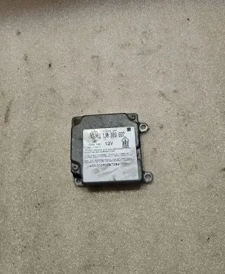 Volkswagen PASSAT B5 Airbag control unit/module 1J0909607 16980311 5WK4199