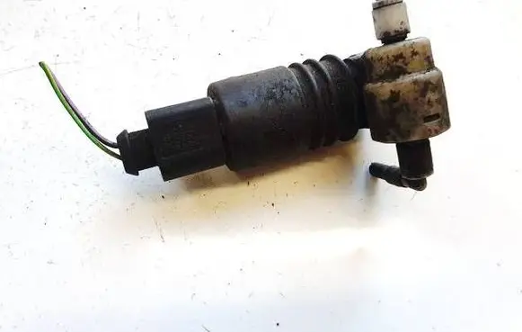 Volkswagen Golf III Windscreen/windshield washer pump 1j0973722