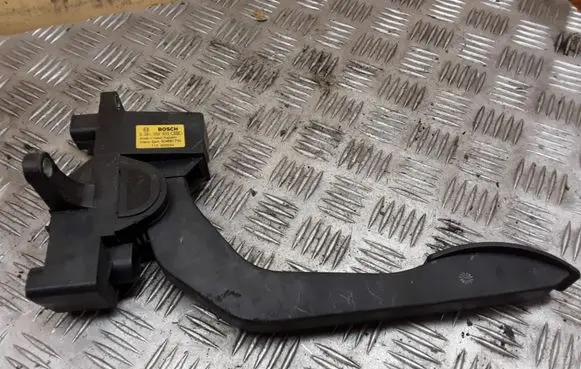 Iveco Daily 35.8 - 9 Accelerator throttle pedal 0281002633 504061735