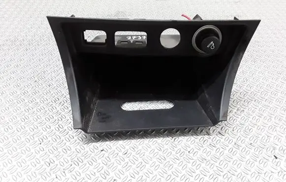 Cadillac BLS Dashboard storage box/compartment 