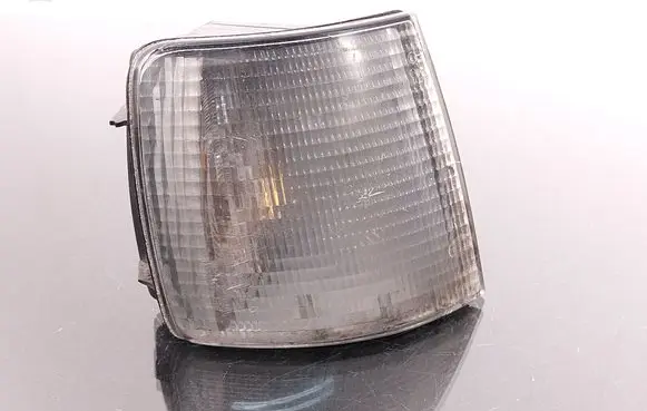 Volkswagen PASSAT B4 Front indicator light 357953050A
