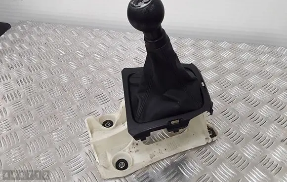 Suzuki SX4 S-Cross Gear shifter/selector