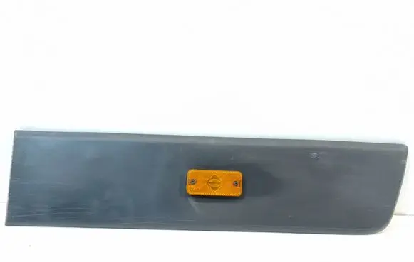 Rear fender molding trim