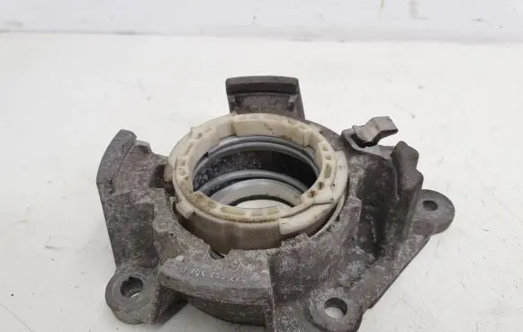 Renault Kangoo II Other engine bay part 8200467030 0204255224