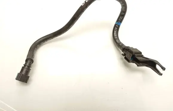 Toyota Yaris XP210 Fuel line/pipe/hose 