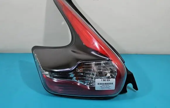 Nissan Juke I F15 Rear/tail lights L90049815 IMPRK1360924