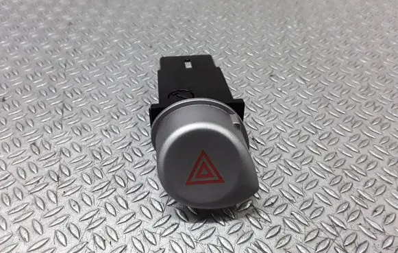 Hyundai i20 (PB PBT) Hazard light switch