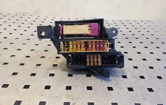 Audi A4 S4 B8 8K Fuse module 8K2971845B