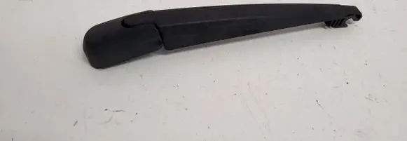 Toyota Avensis T270 Rear wiper blade arm GNVE