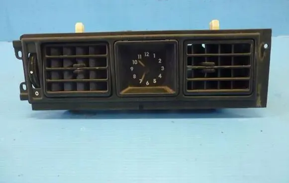 Opel Kadett E Dash center air vent grill