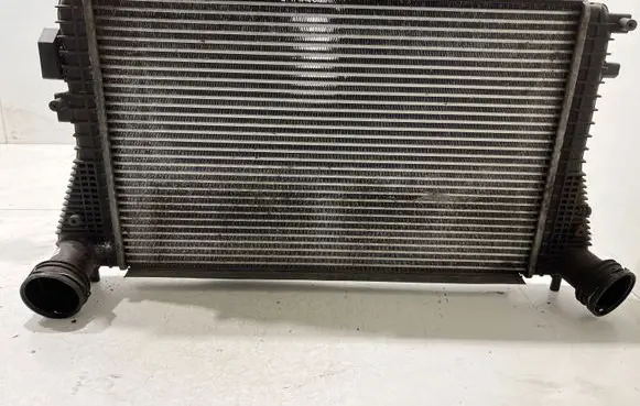 Skoda Octavia Mk2 (1Z) Intercooler radiator 1K0121803E 1K0145803E