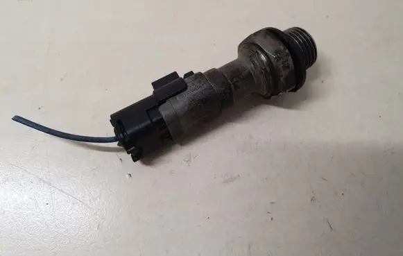 Citroen Berlingo Oil pressure sensor 9631846480