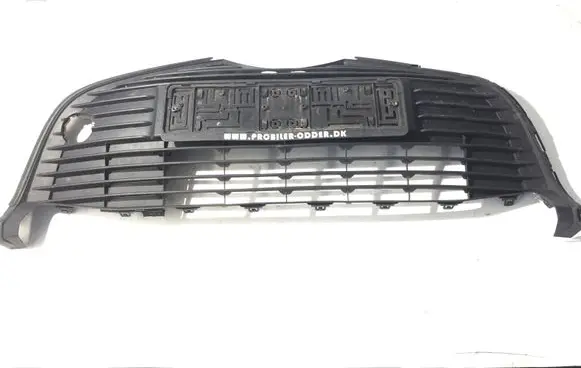 Toyota Yaris Front bumper upper radiator grill 531020D0400 531020D040