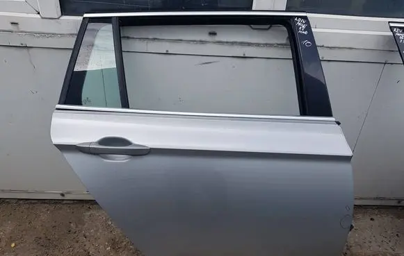Volkswagen PASSAT B8 Rear door