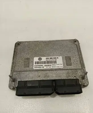 Volkswagen Polo V 6R Engine control unit/module 03E906033R 3PG7002 5WP4422402