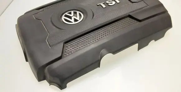 Volkswagen PASSAT B8 Engine cover (trim) 06K103925BE