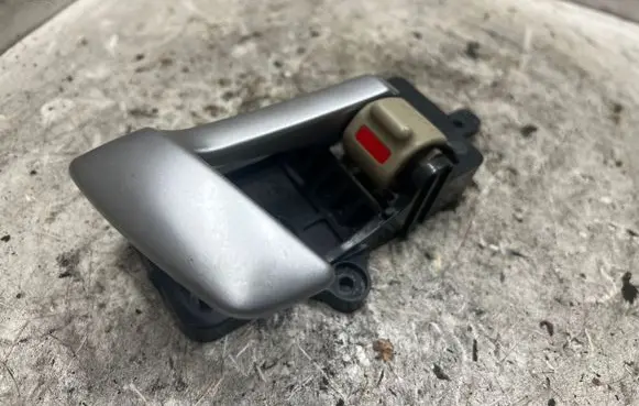 Hyundai Santa Fe Front door interior handle 82623CM000