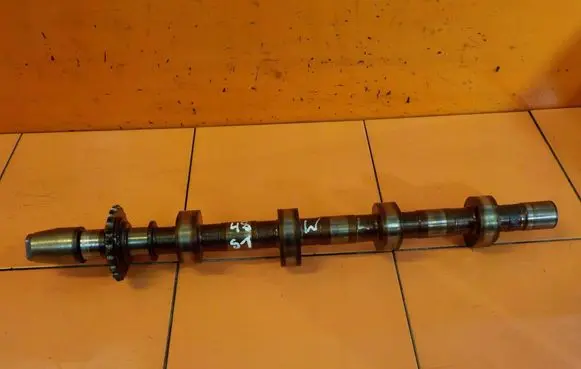 Volkswagen Touareg I Camshaft 