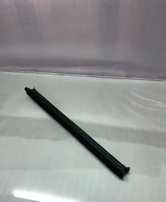 Volvo XC40 Rear door windshield rail 31424365