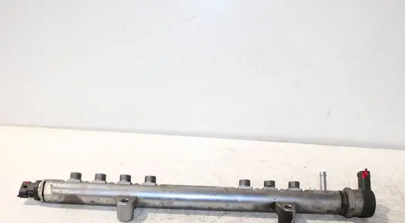 Volvo V70 Fuel main line pipe 30777759 0445215025 31216313