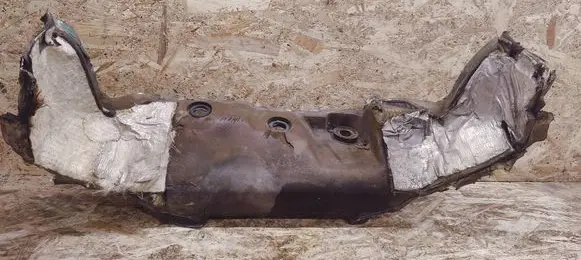 Mercedes-Benz 380 560SEC C126 Heat shield in engine bay 