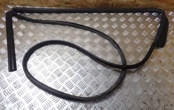KIA Sportage Rubber seal rear door 