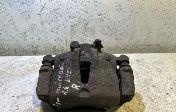 Hyundai i30 Front brake caliper