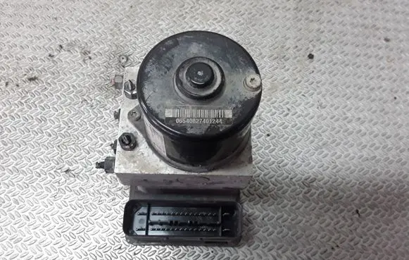 Seat Leon (1M) ABS Pump 1C0907379L 10096003343
