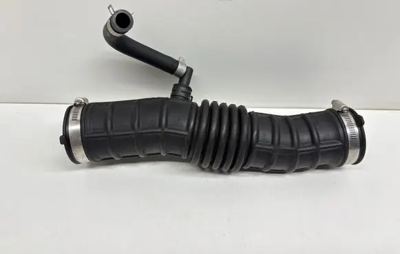 Nissan Juke I F15 Turbo air intake inlet pipe/hose 