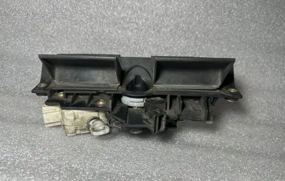 Audi A6 Allroad C5 Tailgate/trunk/boot exterior handle 4B0827565H 8D9827565C