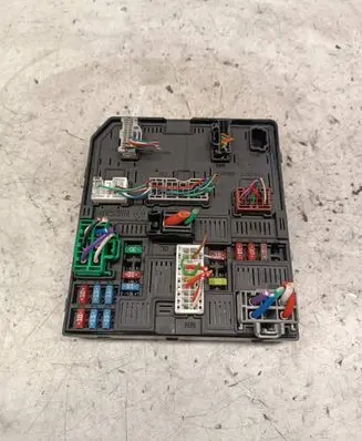 Nissan Pulsar Fuse module 284B73ZL0A 58C311F04 1334301415