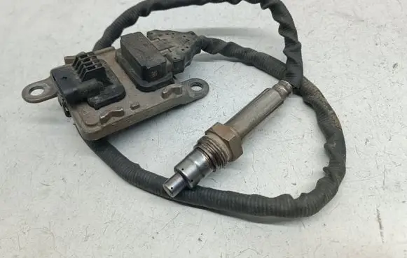 Mercedes-Benz Sprinter W907 W910 Lambda probe sensor A0009053109 SNS424B 0009053109