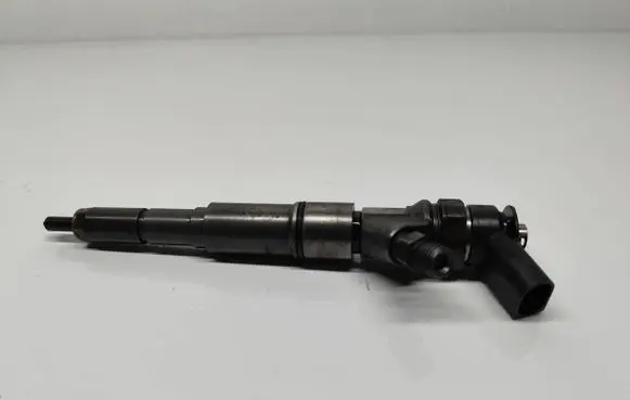 BMW 5 E60 E61 Fuel injector 0445110216 5YP85W8