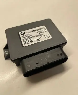 BMW 5 F10 F11 Hand brake control module 6858017 23122010 32620276A