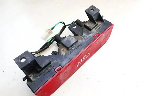 Mitsubishi Pajero Third/center stoplight p0223