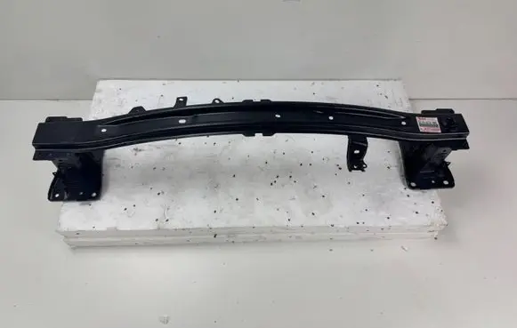 Suzuki Swift IV Front bumper support beam 5827068L01000 24111312