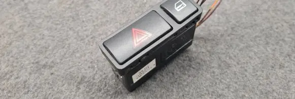 BMW X5 E53 Hazard light switch 8368920