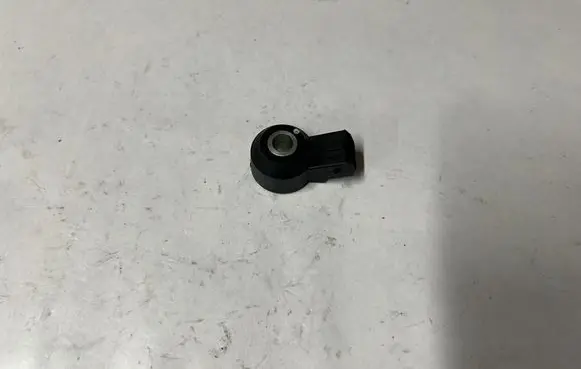Dodge Challenger Detonation knock sensor 05033316AB