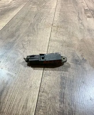 Mercedes-Benz E W211 Airbag deployment crash/impact sensor A0028202726 C00402625A1