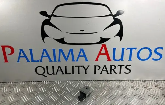 Hyundai ix35 Alarm relay 957103L010