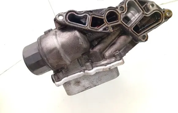 Mercedes-Benz CLS C219 Oil filter mounting bracket A2721800410