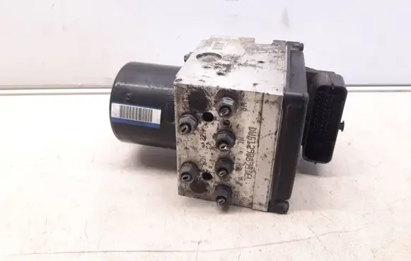 Volkswagen PASSAT B6 ABS Pump 3C0614095M 15747702 15747502B