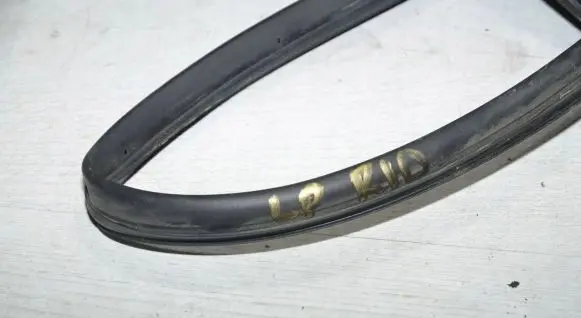 Front door rubber seal