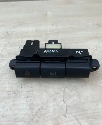 Toyota Avensis T220 Hazard light switch 5544620140