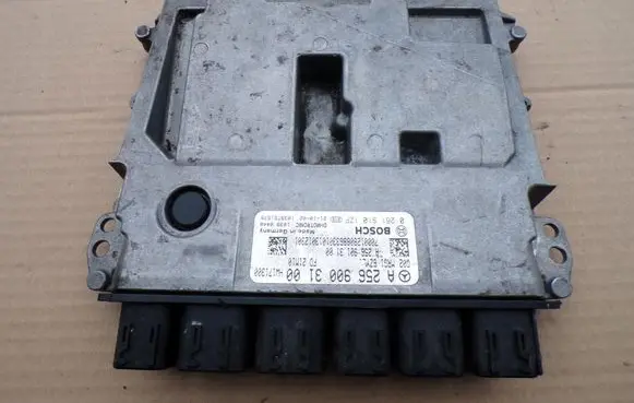 Mercedes-Benz E W213 Engine control unit/module ECU A2569003100